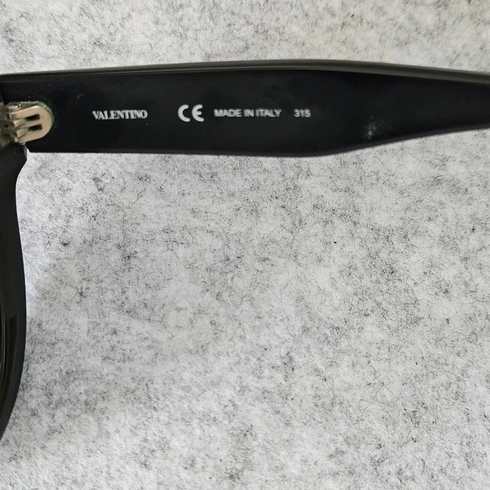 Valentino V712S 001 Black Cat Eye Rockstud Sunglasses Made in Italy 51-19-140